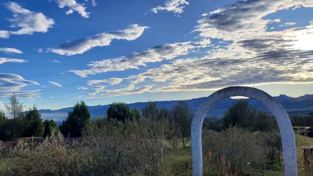 Balcon Al Cotopaxi Hosteria Sangolquí エクステリア 写真